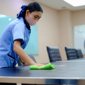 แม่บ้านสัญญาจ้างรายปี ดูแลพื้นที่อย่างต่อเนื่อง ด้วยทีมงานมืออาชีพจาก Cleaning Solution