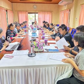 เข้าร่วมการประชุมเพื่อเตรียมงานวันเด็กแห่งชาติและการแข่งขันกีฬาเพื่อเชื่อมความสามัคคีและต้านยาเสพติด