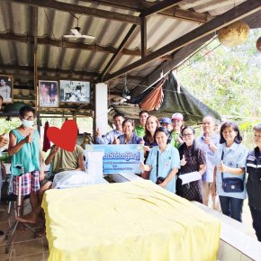 ลงพื้นที่มอบผ้าอ้อมผู้ใหญ่ให้แก่ผู้สูงอายุที่มีภาวะพึ่งพิงในเขตพื้นที่เทศบาลตำบลท่าเชียงทอง