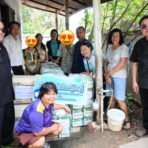 ลงพื้นที่มอบผ้าอ้อมผู้ใหญ่ให้แก่ผู้สูงอายุที่มีภาวะพึ่งพิงในเขตพื้นที่เทศบาลตำบลท่าเชียงทอง