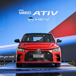TOYOTA YARIS ATIV HYBRID GR SPORT