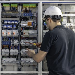 สินค้าคุณภาพจาก CP Magnetic ครบจบทุกงานระบบไฟฟ้า