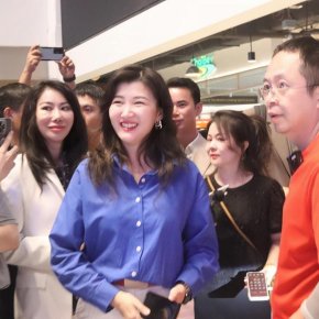 郭蕊女士参加泰需要在一起快闪车展VIP席