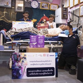 มูลนิธิอาร์ตโนแฮนด์ ลงพื้นที่เยี่ยมศิลปินพิการ "นทีป์ ฅนปากศิลป์"