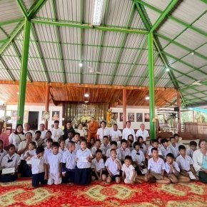 มูลนิธิพุทธภูมิธรรม ร่วมบุญมหากุศล ประทายข้าวเปลือก และทอดผ้าป่าเพื่อการศึกษา"  ณ วัดซำขามถ้ำยาว (วัดป่า) จ.ขอนแก่น