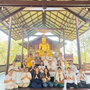 มูลนิธิพุทธภูมิธรรมและคณะญาติธรรมได้ร่วมบุญทุกสิ่งอย่างถวายวัดและหลวงปู่คลาด การปฏิบัติบูชา ณ วัดป่าบ้านใหม่ จังหวัดอุดรธานี