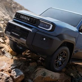 เปลี่ยนแบตเตอรี่ Toyota Land Cruiser FJ แบตหมด ราคาถูก ติดตั้ง ฟรี!