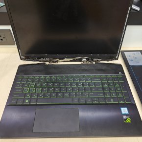 HP Pavilion Gaming 15-cx ฝาหลังหลุด เบ้าบานพับแตก