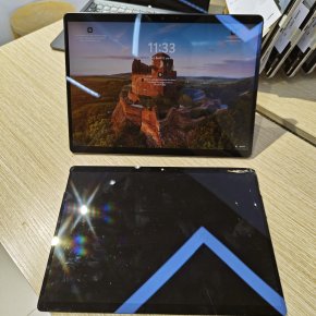 Surface Pro 9 จอแตก