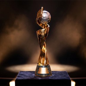 FIFA Women's World Cup Trophy ประวัติถ้วยฟุตบอลหญิงโลก