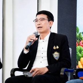 วันจันทร์ที่ 13 กรกฎาคม 2569 เวลา 09.30 น. นายยุทธนา มาตเจือ ประธานหอการค้าฯ ร่วมเสวนา "ทิศทางและโอกาสใหม่เกษตรไทยสู่มูลค่าสูง" ณ ห้องรอยัลอิน โรงแรมซันธารา เวลเนส รีสอร์ท แอนด์ โฮเทล จังหวัดฉะเชิงเทรา