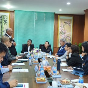 ประชุมคณะที่ปรึกษาและกรรมการบริหารหอการค้าจังหวัดฉะเชิงเทรา ครั้งที่ 6/2569 (สัญจร) และร่วมศึกษาดูงาน ในวันพุธที่ 22 กรกฎาคม 2569 เวลา 13:30 -16.30 น. ณ บริษัท ซี.ซี. ออ โตพาร์ท จำกัด ที่อยู่ 29 หมู่ 8 ตำบลศาลาแดง อำเภอบางน้ำเปรี้ยว จังหวัดฉะเชิงเทรา 