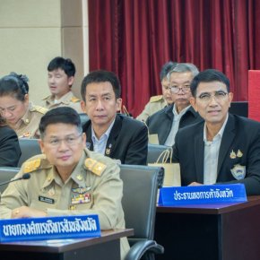 วันจันทร์ที่ 24 สิงหาคม 2569 เวลา 9:30 น. นายยุทธนา มาตเจือ ประธานหอการค้า ร่วมการประชุมคณะกรมการจังหวัด และหัวหน้าส่วนราชการจังหวัดประจำฉะเชิงเทรา ครั้งที่ 8/2569 ประจำเดือนสิงหาคม 2569 ณ ห้องประชุมมรุพงศ์ศิริพัฒน์ ชั้น 4 ศาลากลางจังหวัดฉะเชิงเทรา