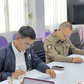 วันพุธที่ 28 ตุลาคม 2569 เวลา 10.30 น. นายยุทธนา มาตเจือ ประธานหอการค้า ร่วมประชุมคณะอนุกรรมการพิจารณากำหนดและปรับปรุงเงื่อนไขในใบอนุญาตประกอบการขนส่งไม่ประจำทางด้วยรถที่ใช้ในการขนส่งสัตว์หรือสิ่งของประจำจังหวัดฉะเชิงเทรา ครั้งที่ 10/2569 ณ ห้องประชุมนทรี