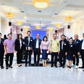 ในวันอังคารที่ 15 กรกฎาคม 2568 เวลา 10.00 น. ดร.จิตรกร เผด็จศึกประธานหอการค้ากลุ่มจังหวัดภาคตะวันออก 1 นายยุทธนา มาตเจือประธานหอการค้า นายทนงศักดิ์ ทรัพย์เฟื่องฟูรองประธานหอการค้าร่วมประชุมคณะกรรมการร่วมภาครัฐและเอกชนเพื่อแก้ไขปัญหาทางเศรษฐกิจกลุ่มจังหวัด