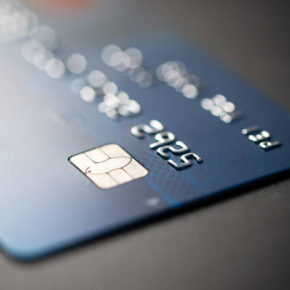 ปลดล็อกความคล่องตัวทางการเงิน เพียงสมัครบัตรเดบิตธนาคาร