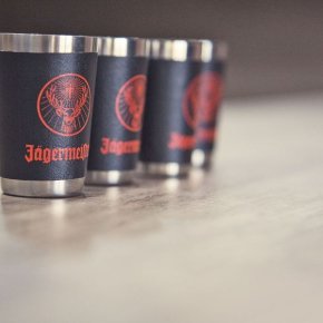 สั่งทำแก้วเก็บความเย็นมีโลโก้ แจกพนักงานลดการใช้ขยะในองค์กร