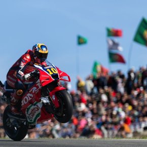 ลูก้า มารินี ชี้พัฒนาการของ HONDA ในปี 2025 ต่างกับปี 2024 ราวฟ้ากับเหว! 