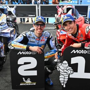 ครอบครัวผู้อยู่เบื้องหลังความสำเร็จของ 2 พี่น้องมาร์เกซ แชมป์ - รองแชมป์โลก MotoGP 2025 