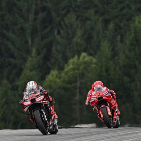 ไม่มีใครเห็น! มาร์เกซ - เบซเซคกี เผยจังหวะพลาดเหมือนกันใน Austrian Grand Prix 