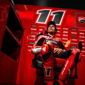 วาเลนติโน รอสซี ผู้อยู่เบื้องหลังการเดบิวต์ MotoGP ของ นิโคโล บูเลก้า