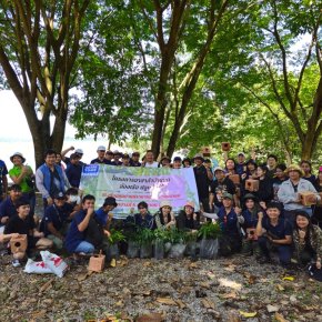 volunteer activities in making bird houses and planting trees at Khun Dan Prakan Chon Dam. Nakhon Nayok Province