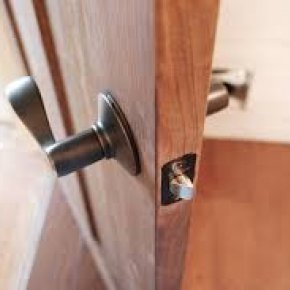 การเลือกใช้บานประตูภายในสำหรับบ้านของคุณ