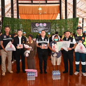 ป่อเต็กตึ๊ง-กอ.รมน.-มูลนิธิไทยอาสาป้องกันชาติ จัดทีมบรรเทาสาธารณภัยช่วยผู้ประสบอุทกภัย