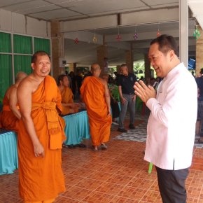 "ทวี"นำทอดกฐินสามัคคี วัดในจังหวัดชายแดนภาคใต้ 