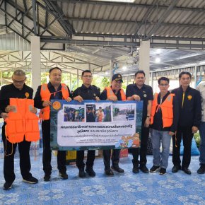 "กมธ.ทหารฯวุฒิสภา"ลงพื้นที่ ช่วยชาวบ้านประสบภัยน้ำท่วมภาคใต้