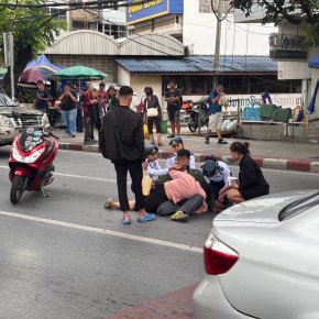 ชื่นชม"นักเรียนพยาบาลทอ."เห็นคนเจ็บ จากอุบัตเหตุรีบเข้าช่วยเหลือทันที