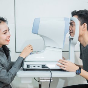 เครื่องมือวัดสายตาที่ดีควรมีมาตรฐานอะไร | เช็คลิสต์เลือกเครื่องให้แม่นและน่าเชื่อถือ (Grandlondon Optical)