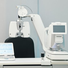 คอมวัดสายตาพร้อมบริการติดตั้งถึงหน้าร้าน | บริการจาก Grandlondon Optical