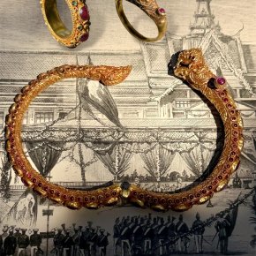 มณีแดงแห่งสยาม: ทำไม ทับทิม ถึงอยู่บนเครื่องประดับไทยมานาน?