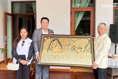 The management team of Paradise EX Corporation Co., Ltd. extended their congratulations and best wishes on the occasion of the birthday of Mr. Paiboon Jongsuwat, Managing Director of Yingyong Minimart Co., Ltd.