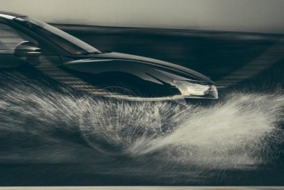 ขับรถลุยน้ำ