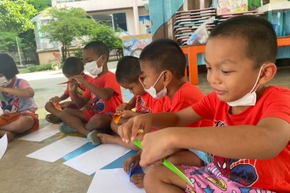 วันเสาร์ชวนเด็กๆ มาพับกระดาษรูปสัตว์ต่างๆ” กัน