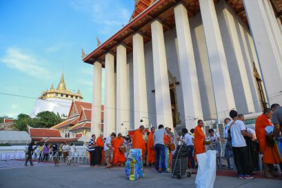  พิธีทำบุญตักบาตร เนื่องในวันขึ้นปีใหม่ พุทธศักราช ๒๕๖๒ ณ วัดสระเกศ ราชวรมหาวิหาร