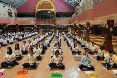 กิจกรรม "นั่งสมาธิ เจริญจิตภาวนา" ค่ายอบรมคุณธรรม จริยธรรม โรงเรียนสุรนารีวิทยา ระดับมัธยมศึกษาชั้นปี ที่ ๑- ๓