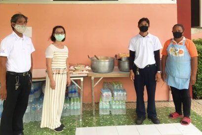 เลี้ยงอาหารผู้สูงอายุ