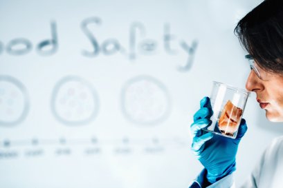 มาตรฐานความปลอดภัยทางอาหาร: กลไกสำคัญสู่สุขภาพที่ดีของผู้บริโภคและความเชื่อมั่นทางการค้า Food Safety Standards: A Key Mechanism for Consumer Health and Trade Competitiveness