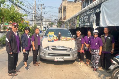 ชมรมผู้สูงอายุวัดแม่พระมหาทุกข์ ท่าม่วงได้ออกเยี่ยมเยียนผู้สูงอายุ ผู้เจ็บป่วยในเขตวัด จำนวน 6 ราย
