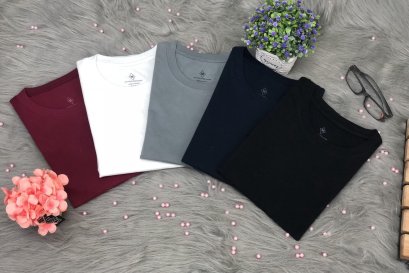 เลือกผ้าเสื้อยืดยังไงให้คุ้ม? เปรียบเทียบ Cotton vs TK vs CVC ครบทุกด้าน [2025]