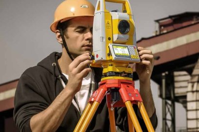 การรักษากล้อง Total Station 