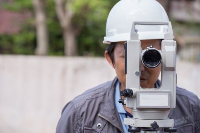 การตั้งกล้องวัดมุม(Theodolite) หรือกล้องไลน์