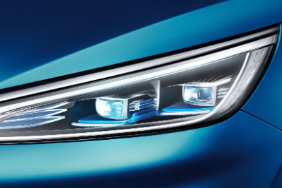 ไฟหน้าและไฟท้าย ที่ผสมผสานด้วยเทคโนโลยี Cryastal LED