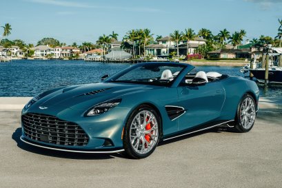คันเดียวในโลก!! Aston Martin Vanquish Volante Wave Edition สำหรับประมูลช่วยเหลือเด็กด้อยโอกาส ในงาน Naples Winter Wine Festival 2026