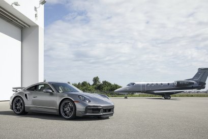 ขายแบบแพ๊คคู่!! PORSCHE ร่วมกับ EMBRAER ปล่อยเครื่องบินเจ๊ทส่วนตัว และ 911 Turbo S รุ่นพิเศษ ในจำนวนจำกัด