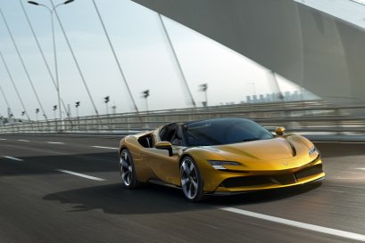 สุดจัด! เปิดตัว FERRARI SF90 Spider เปิดประทุน 1,000 แรงม้า 