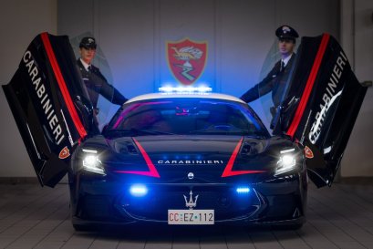 Maserati ส่งมอบซุปเปอร์คาร์ MCPURA ให้หน่วยงาน Carabinieri อิตาลี สำหรับภารกิจทางการแพทย์ 
